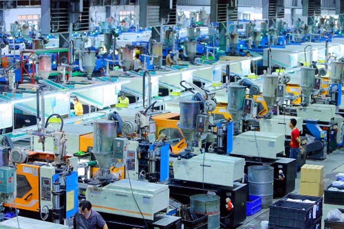 Injection moulding line